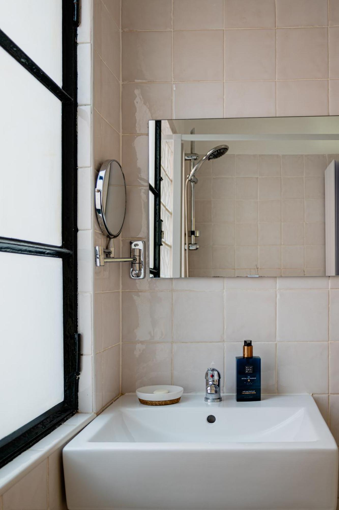 Angels Homes-n27, 3ºfloor - Bairro Tipico, Centro Apartment